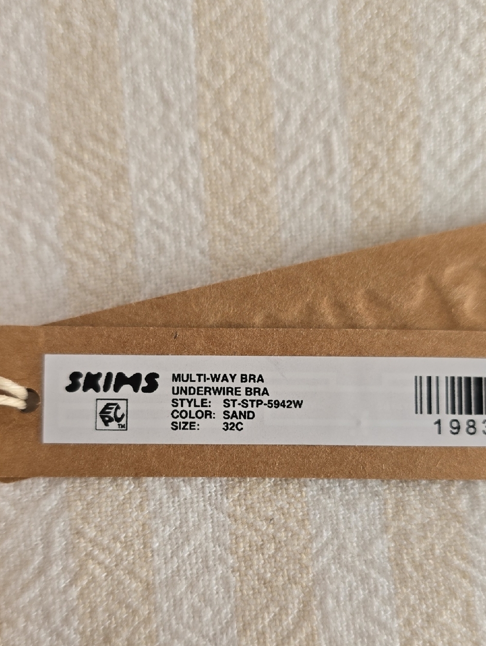 SKIMS Multi-way Bra Size:32C Sand - Picture 7 of 7